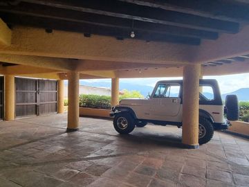 MAGNIFICA CASA EN VENTA, ESTILO VALLESANA