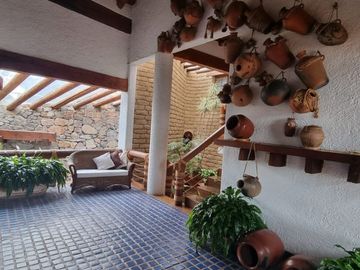MAGNIFICA CASA EN VENTA, ESTILO VALLESANA