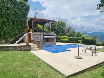 MAGNIFICA CASA EN VENTA, ESTILO VALLESANA