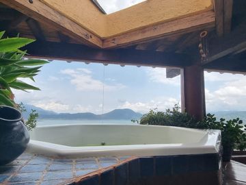MAGNIFICA CASA EN VENTA, ESTILO VALLESANA