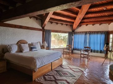 MAGNIFICA CASA EN VENTA, ESTILO VALLESANA