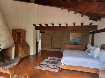 MAGNIFICA CASA EN VENTA, ESTILO VALLESANA