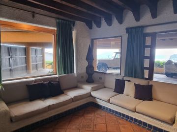 MAGNIFICA CASA EN VENTA, ESTILO VALLESANA