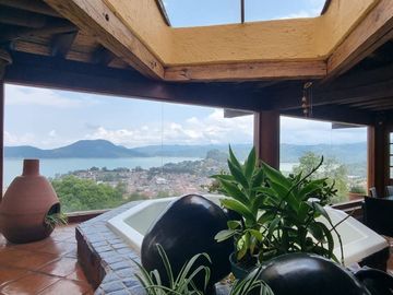 MAGNIFICA CASA EN VENTA, ESTILO VALLESANA