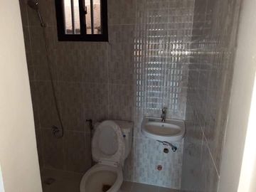RUSH SALE! NEWLY BUILT 6-UNITS APARTMENT NEAR MCARTHUR HIGHWAY