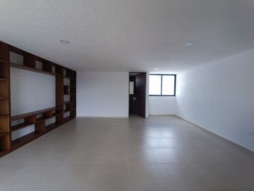 CASA EN VENTA DE 4 RECÁMARAS EN LOMAS DE ANGELÓPOLIS III, CLUSTER ZACATECAS.