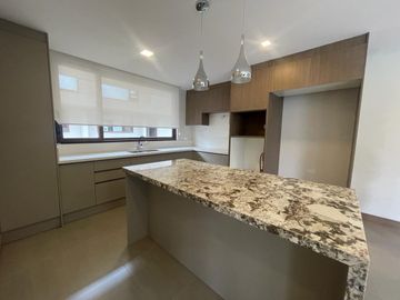 CASA DE VENTA, CONJUNTO PRIVADO, CUMBAYA
