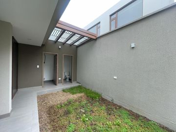 CASA DE VENTA, CONJUNTO PRIVADO, CUMBAYA