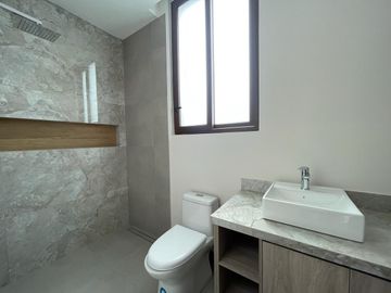 CASA DE VENTA, CONJUNTO PRIVADO, CUMBAYA