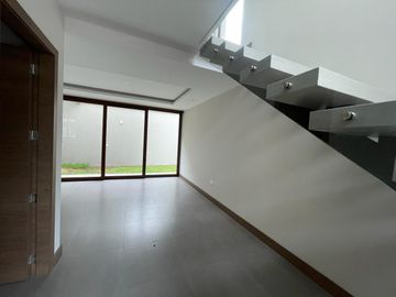 CASA DE VENTA, CONJUNTO PRIVADO, CUMBAYA