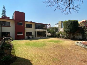 SE VENDE CASA EN CIRCUITO ECONOMISTAS CIUDAD SATELITE, EDO DE MEXICO.