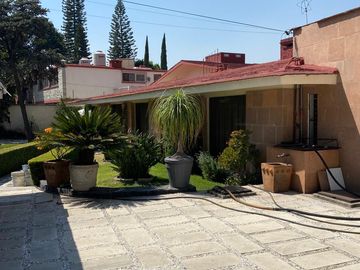 SE VENDE CASA EN CIRCUITO ECONOMISTAS CIUDAD SATELITE, EDO DE MEXICO.