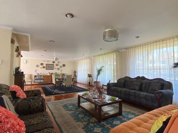 SE VENDE CASA EN CIRCUITO ECONOMISTAS CIUDAD SATELITE, EDO DE MEXICO.