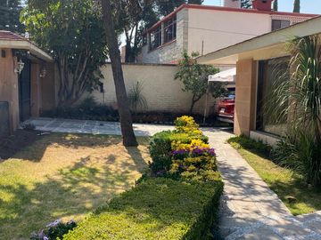 SE VENDE CASA EN CIRCUITO ECONOMISTAS CIUDAD SATELITE, EDO DE MEXICO.