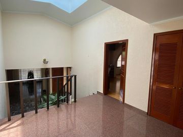 SE VENDE CASA EN CIRCUITO ECONOMISTAS CIUDAD SATELITE, EDO DE MEXICO.