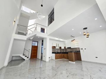HERMOSA CASA DE ESTRENO EN VENTA EN URB.BOULEVARD COUNTRY CLUB