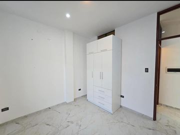 HERMOSA CASA DE ESTRENO EN VENTA EN URB.BOULEVARD COUNTRY CLUB