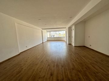 ¡OCASIÓN! EN VENTA DEPARTAMENTO EN SAN ISIDRO RECIÉN REMODELADO CON UNA GRAN UBICACIÓN