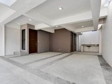 FOR SALE - Townhouse in Brgy. Teacher East Village, Quezon City