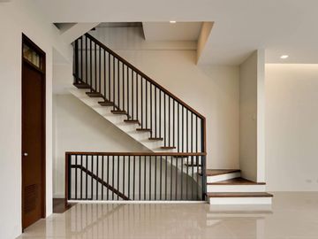 FOR SALE - Townhouse in Brgy. Teacher East Village, Quezon City