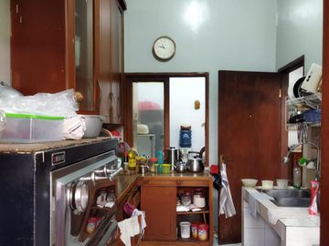 Rumah kost sederhana di Benhil dijual