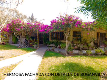 ¡Casa Ecológica de Ensueño con Laguna, Piscina y Campo de Padel!