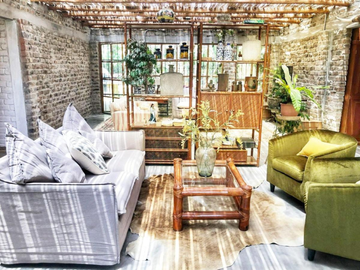 ¡Casa Ecológica de Ensueño con Laguna, Piscina y Campo de Padel!