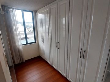 DE  OPORTUNIDAD  SE VENDE RESIDENCIA MUY AMPLIA EN PONCIANO ALTO