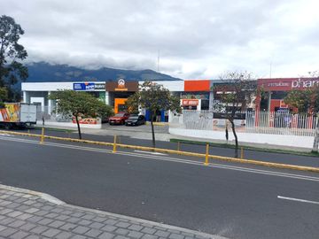 DE  OPORTUNIDAD  SE VENDE RESIDENCIA MUY AMPLIA EN PONCIANO ALTO