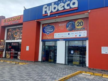 DE  OPORTUNIDAD  SE VENDE RESIDENCIA MUY AMPLIA EN PONCIANO ALTO