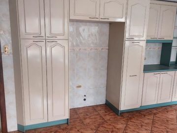 DE  OPORTUNIDAD  SE VENDE RESIDENCIA MUY AMPLIA EN PONCIANO ALTO