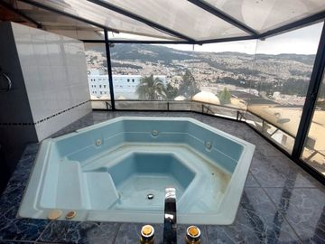 DE  OPORTUNIDAD  SE VENDE RESIDENCIA MUY AMPLIA EN PONCIANO ALTO