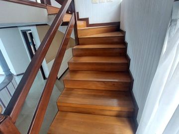 DE  OPORTUNIDAD  SE VENDE RESIDENCIA MUY AMPLIA EN PONCIANO ALTO