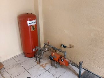 DE  OPORTUNIDAD  SE VENDE RESIDENCIA MUY AMPLIA EN PONCIANO ALTO