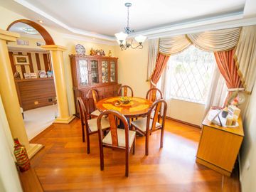 CASA DE VENTA NORTE DE QUITO, 