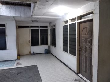 Dijual Rumah Kutisari Indah Barat Surabaya Butuh Renovasi dkt Petra Kampus