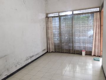 Dijual Rumah Kutisari Indah Barat Surabaya Butuh Renovasi dkt Petra Kampus