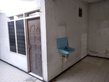 Dijual Rumah Kutisari Indah Barat Surabaya Butuh Renovasi dkt Petra Kampus