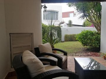 Venta Casa Muy Linda y Comoda, con Piscina, Miravalle - Cumbaya