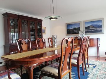 Venta Casa Muy Linda y Comoda, con Piscina, Miravalle - Cumbaya
