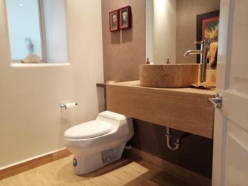 Venta Casa Muy Linda y Comoda, con Piscina, Miravalle - Cumbaya