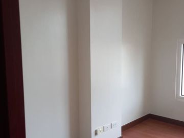 1bedroom condominium in makati paseo de roces rent to own for sale