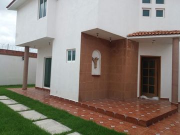 CASA SEMINUEVA, DISEÑO Y ARQUITECTURA CONTEMPORANEA