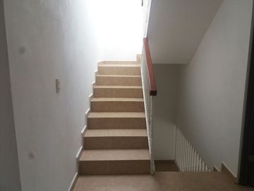 CASA SEMINUEVA, DISEÑO Y ARQUITECTURA CONTEMPORANEA