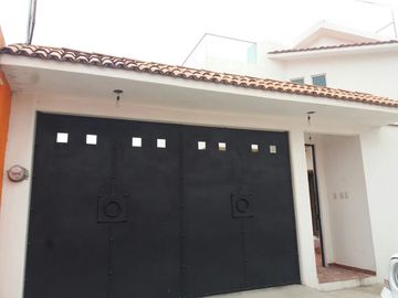 CASA SEMINUEVA, DISEÑO Y ARQUITECTURA CONTEMPORANEA