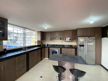 OPORTUNIDAD!Casa independiente $164.900 Sector Playwood cerca Quicentro Sur