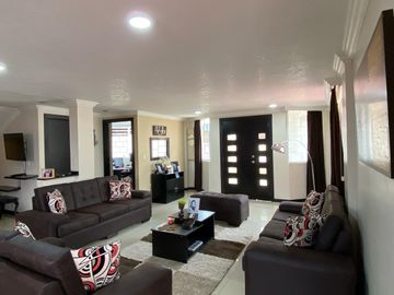 OPORTUNIDAD!Casa independiente $164.900 Sector Playwood cerca Quicentro Sur