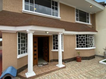 OPORTUNIDAD!Casa independiente $164.900 Sector Playwood cerca Quicentro Sur