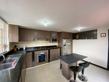 OPORTUNIDAD!Casa independiente $164.900 Sector Playwood cerca Quicentro Sur