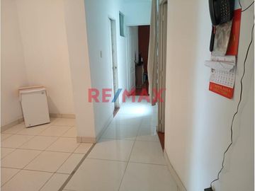 Venta De Amplio Departamento De 96.79 M2 En 2Do Piso Frente A Parque ID 1062351